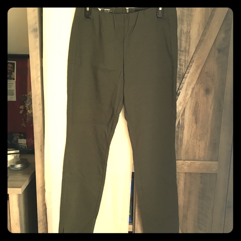 NWT! Olive Skinny Pants
